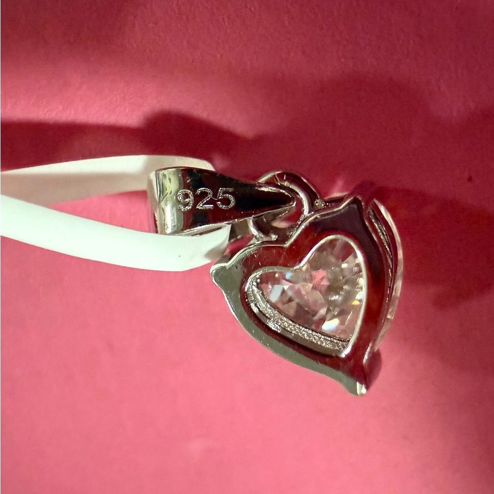 Beautiful Dainty .8 Ct Heart Pendant Necklace - Picture 4 of 5